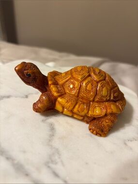 Lipco tortoise or turtle figurine VTG collectible decor Taiwan material resin